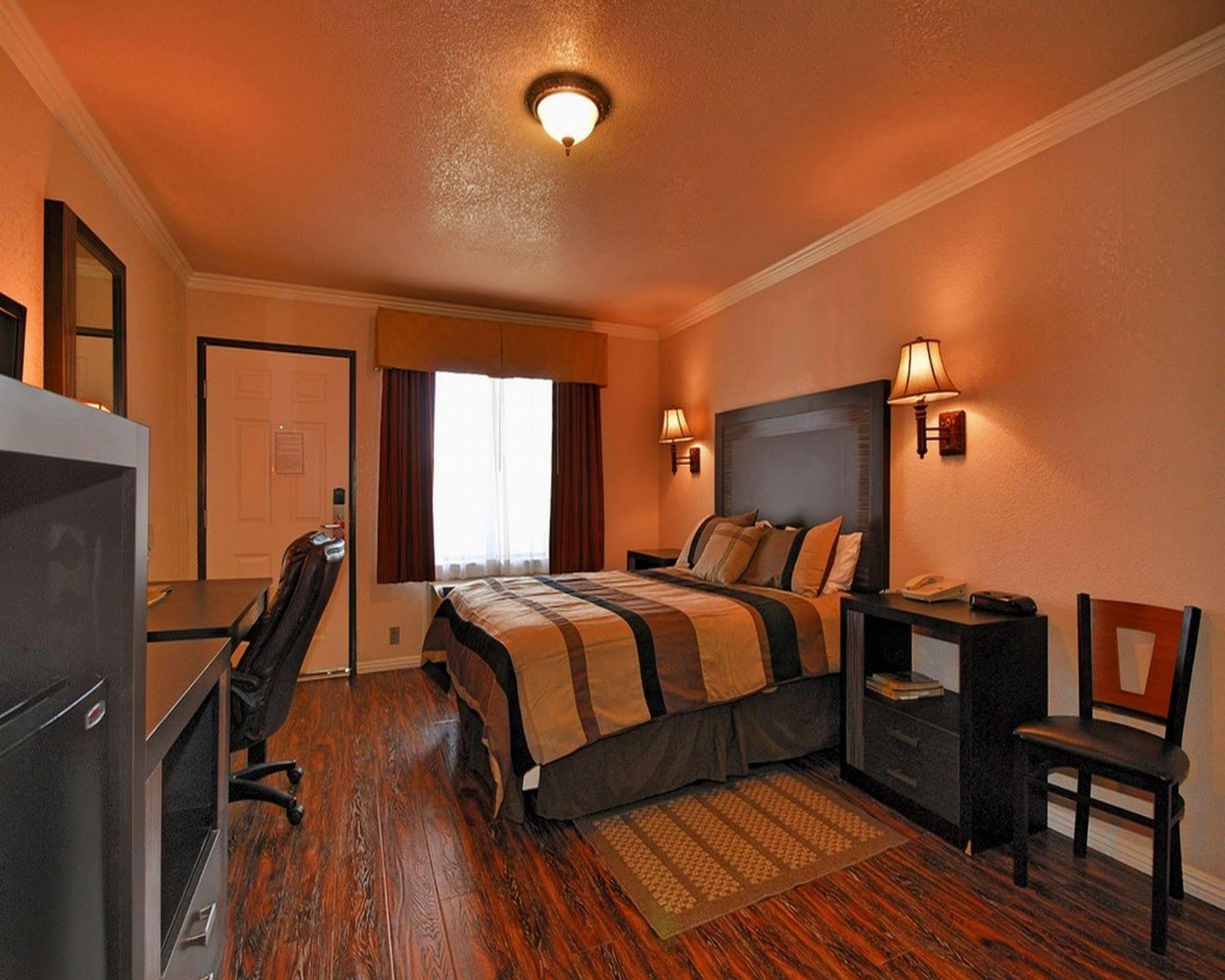Santa Clarita Motel - Near Six Flags Magic Mountain - Valencia 외부 사진